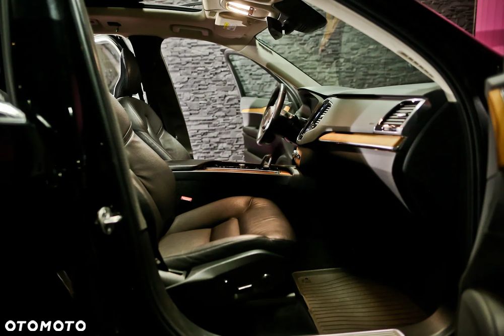 Volvo XC 90 T5 AWD Inscription 7os - 31