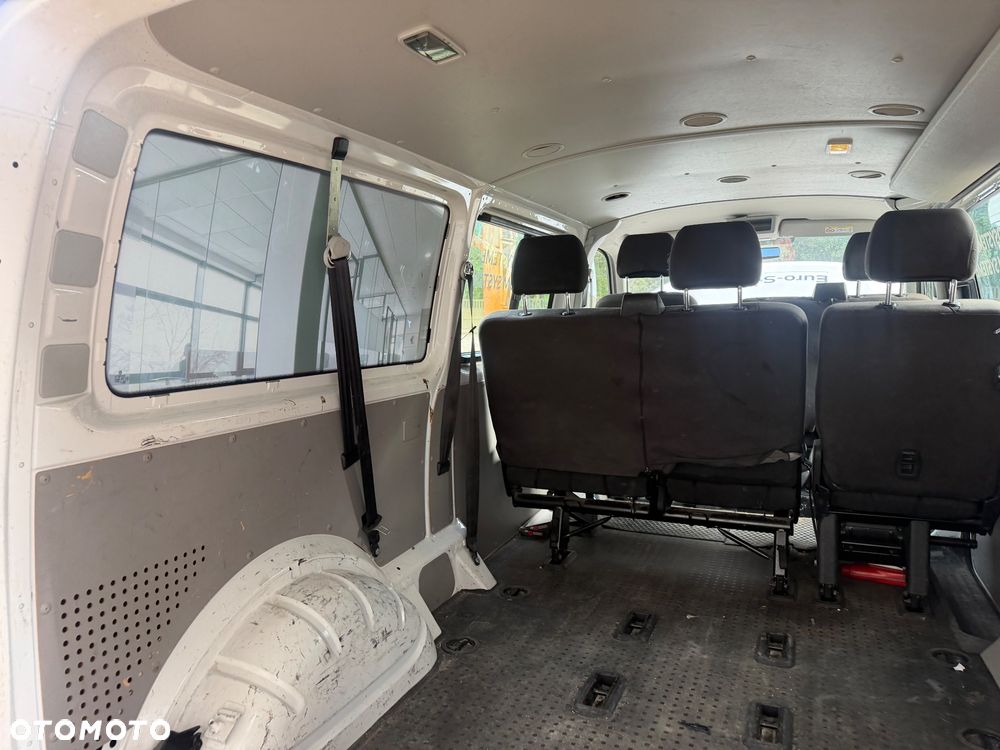 Volkswagen Transporter - 17