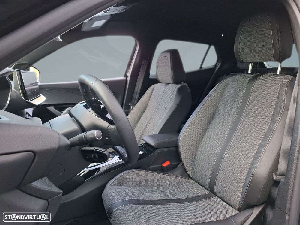 Peugeot e-2008 50 kWh Allure - 11