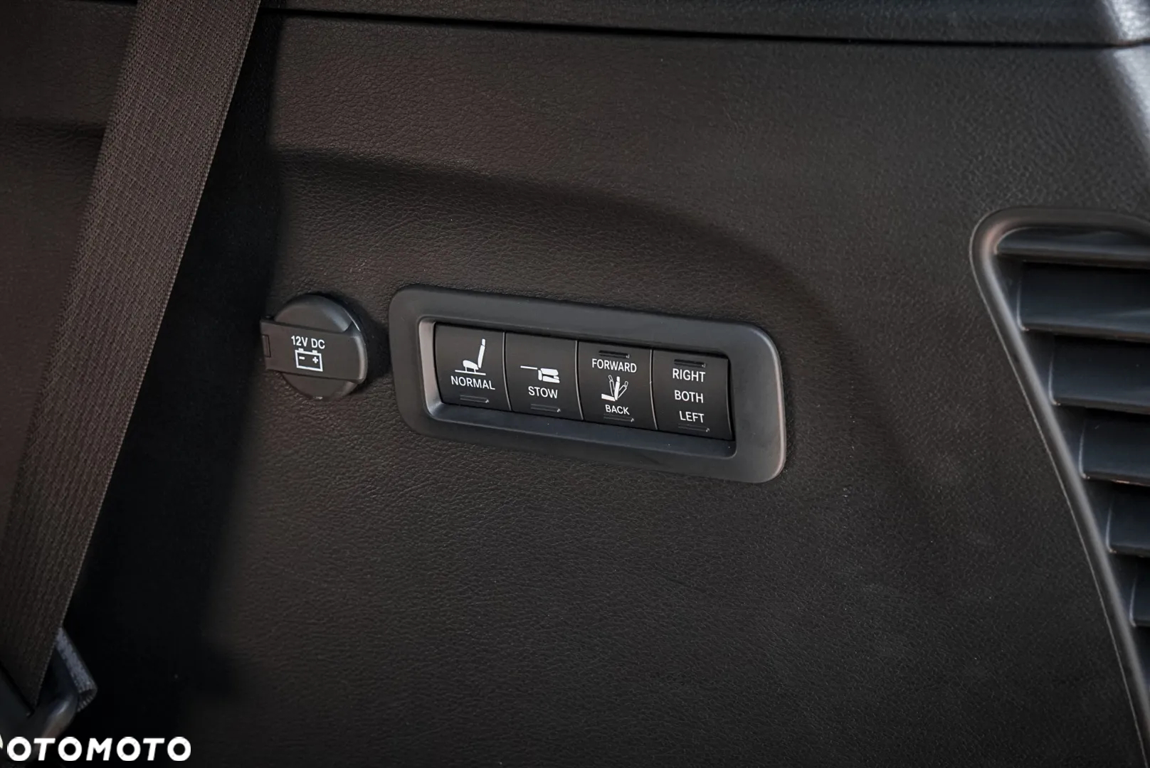 Chrysler Pacifica - 15