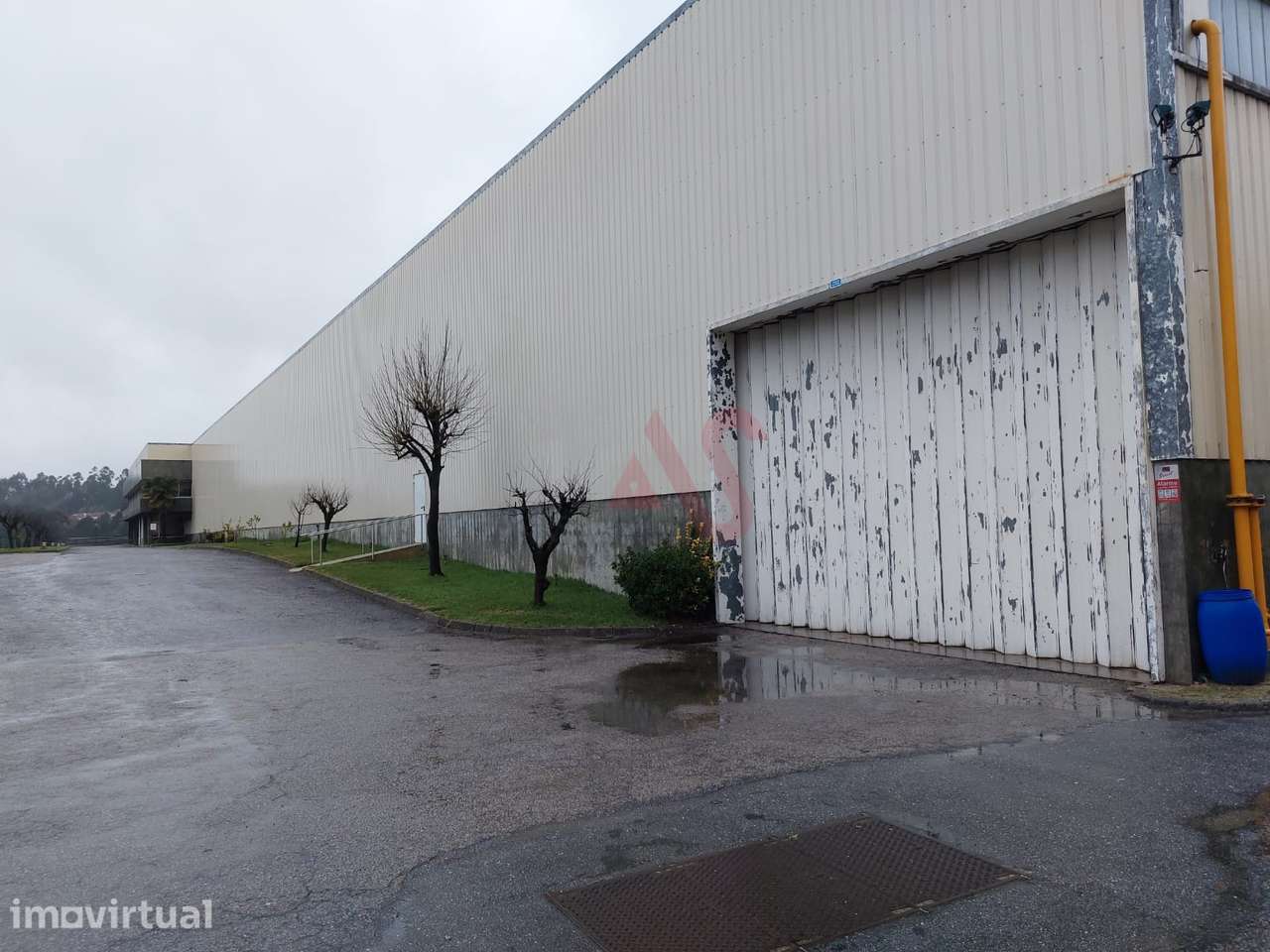 Armazém Industrial com 16.317,70 m² em Vila das Aves, Santo Tirso - Grande imagem: 4/11