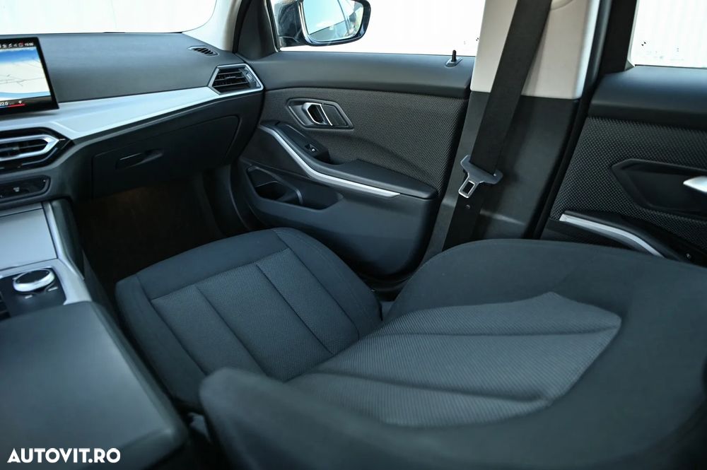 BMW Seria 3 318d Touring Aut. Advantage - 24