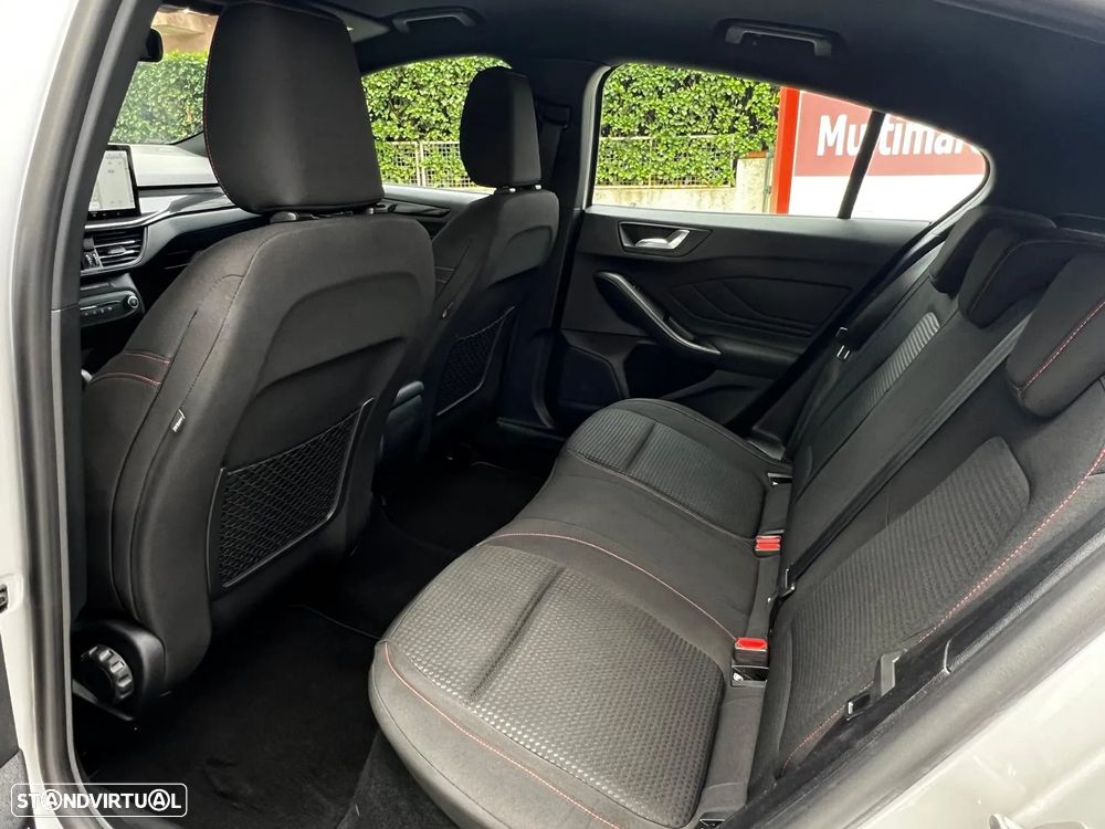 Ford Focus 1.0 EcoBoost MHEV ST-Line - 14