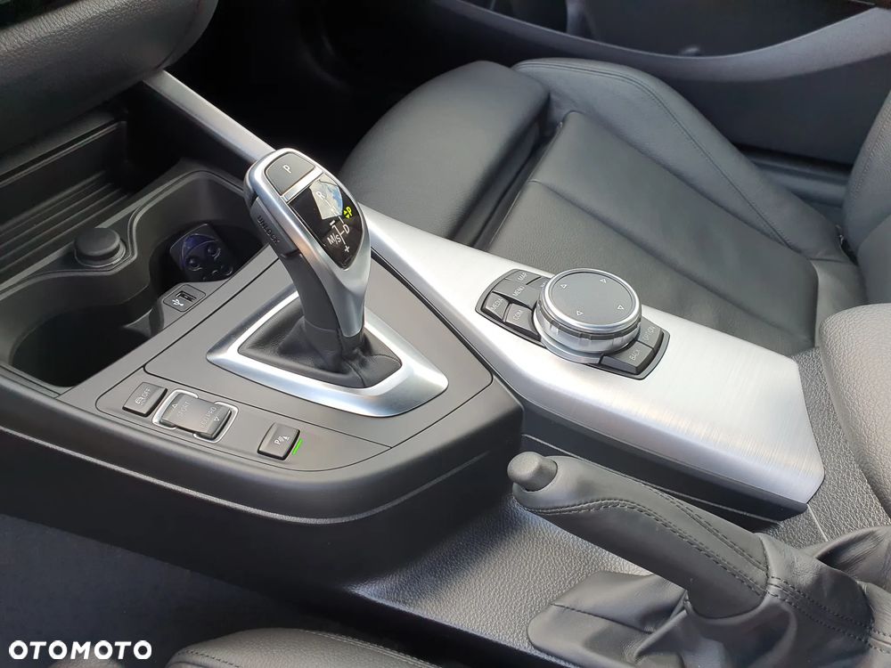 BMW Seria 1 120d xDrive Edition M Sport Shadow - 18