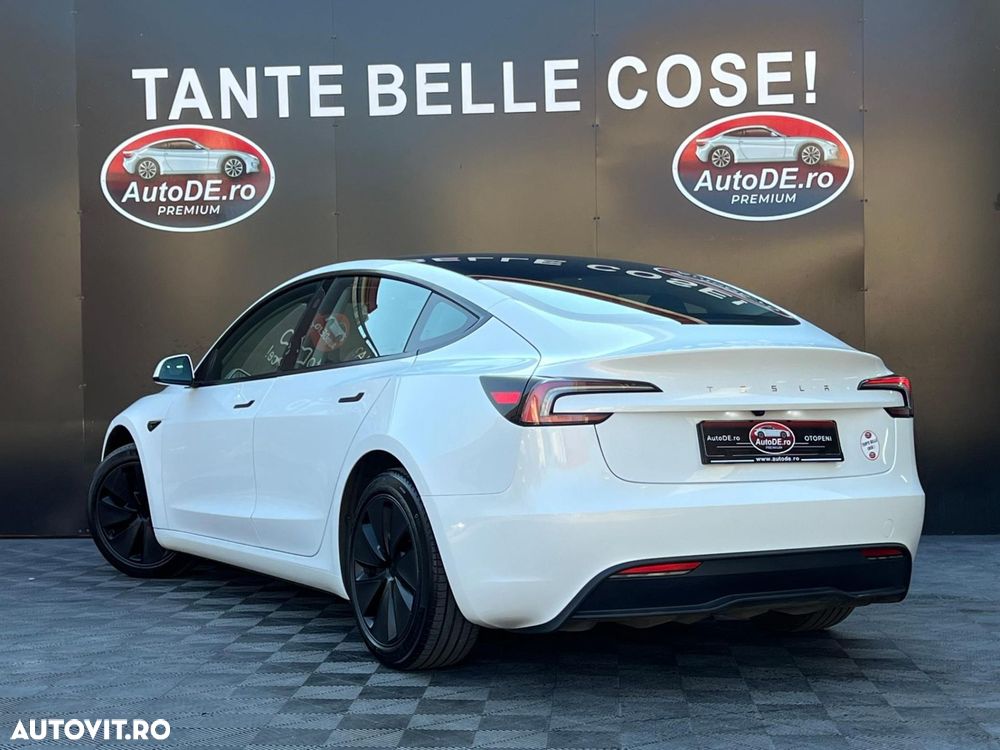 Tesla Model 3 - 4