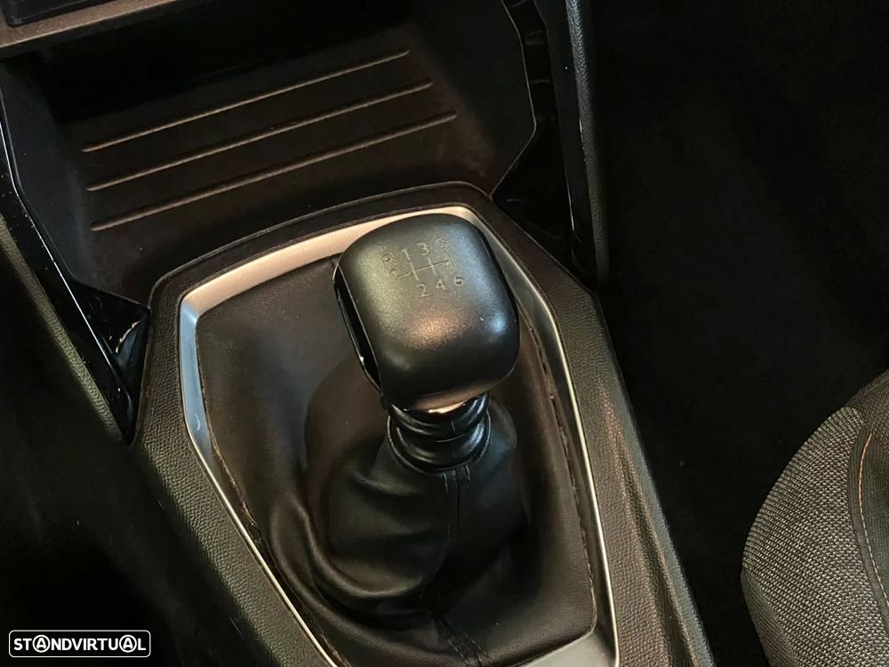 Peugeot 2008 1.2 PureTech Active - 20