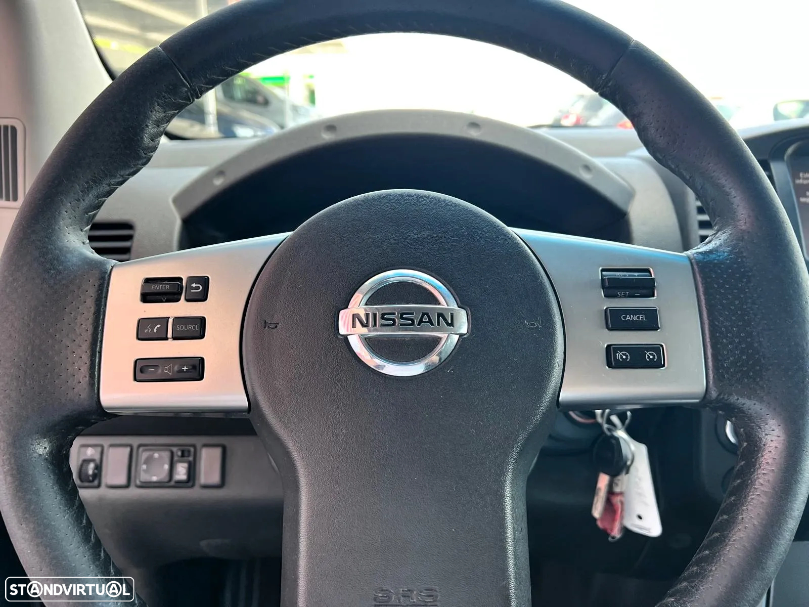 Nissan Navara 2.5 dCi CD LE Hi-Tech +P.Premium 4WD - 7