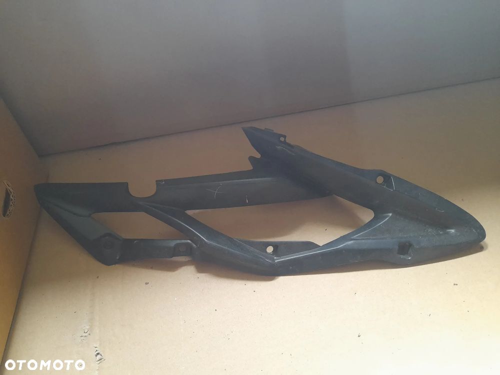 Triumph Daytona 675 R - panel wewnętrzny prawy 2309460 A261C - 4