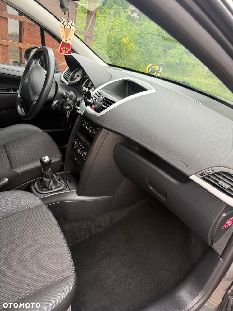 Peugeot 207 - 4