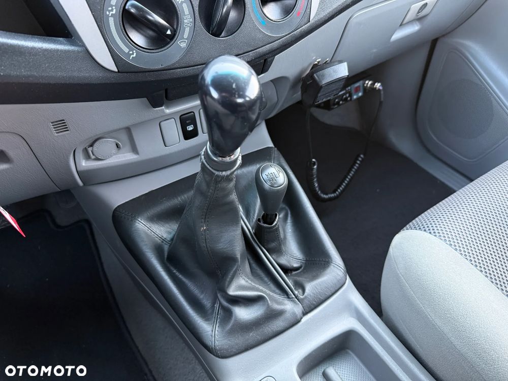 Toyota Hilux - 13