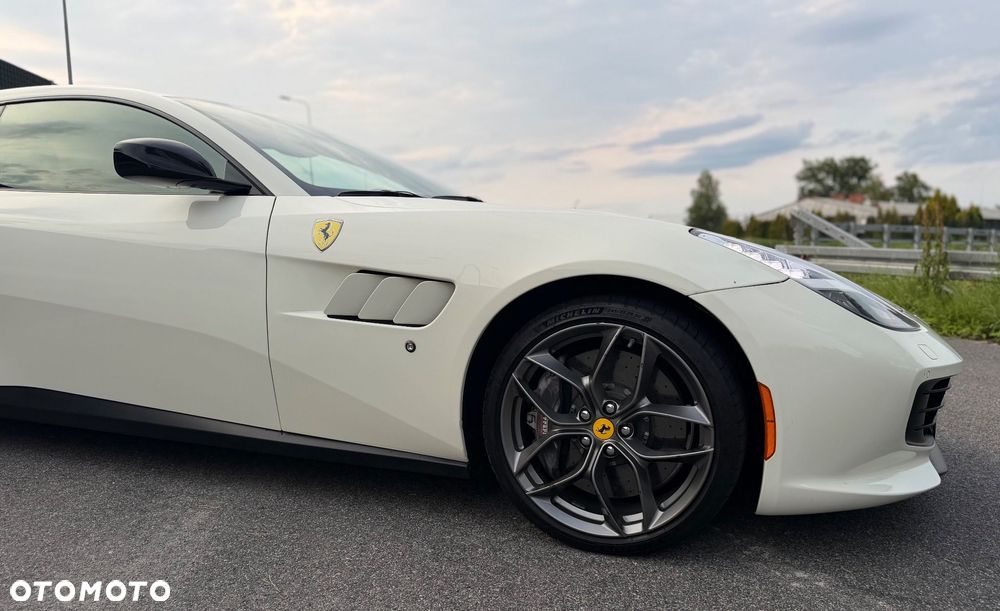 Ferrari GTC4Lusso - 9
