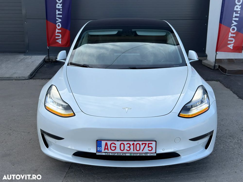 Tesla Model 3 - 5