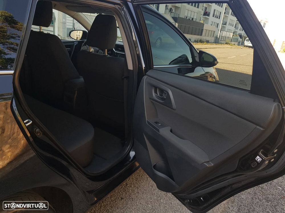 Toyota Auris Touring Sports 1.4 D-4D Comfort+Pack Sport - 37