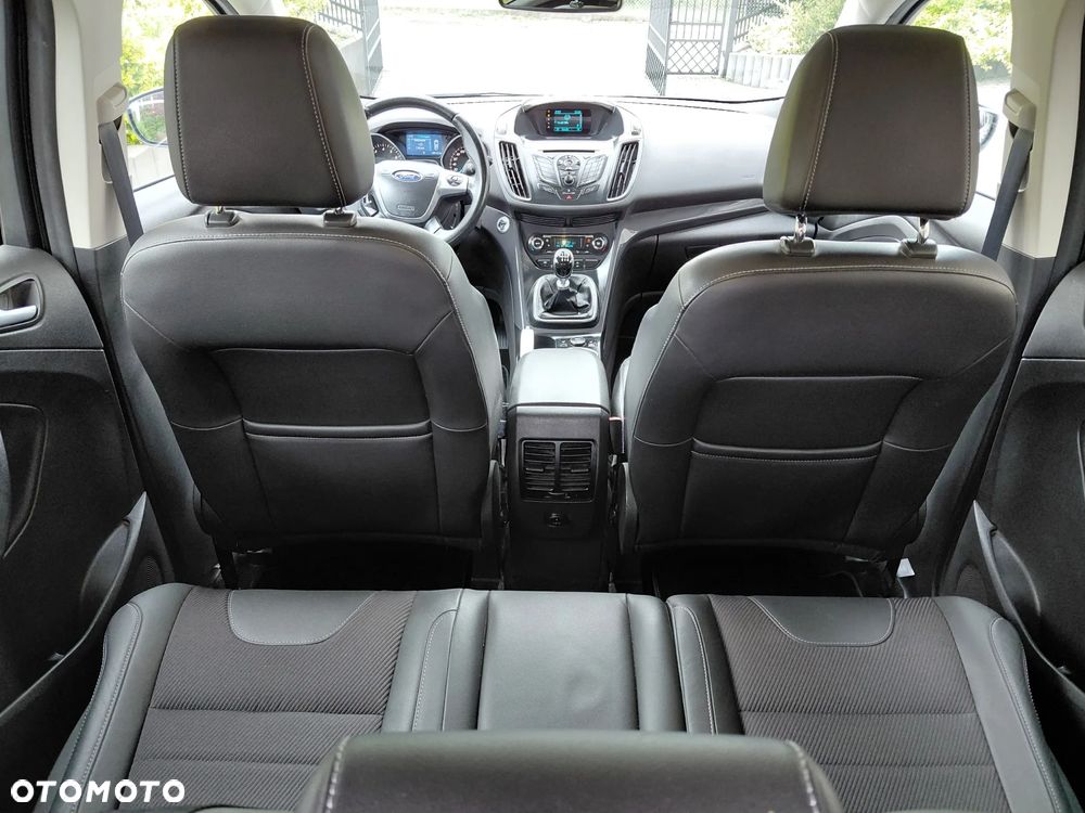 Ford Kuga 1.6 EcoBoost 2x4 Titanium - 31