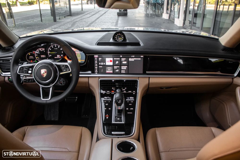 Porsche Panamera 4 E-Hybrid - 39