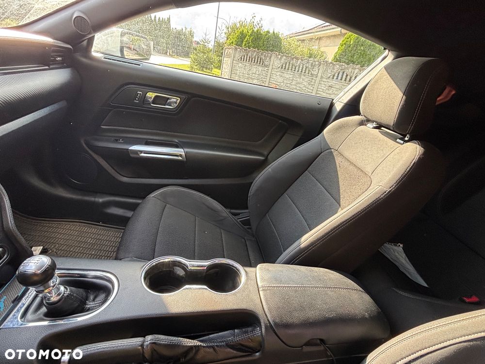Ford Mustang 3.7 V6 - 9