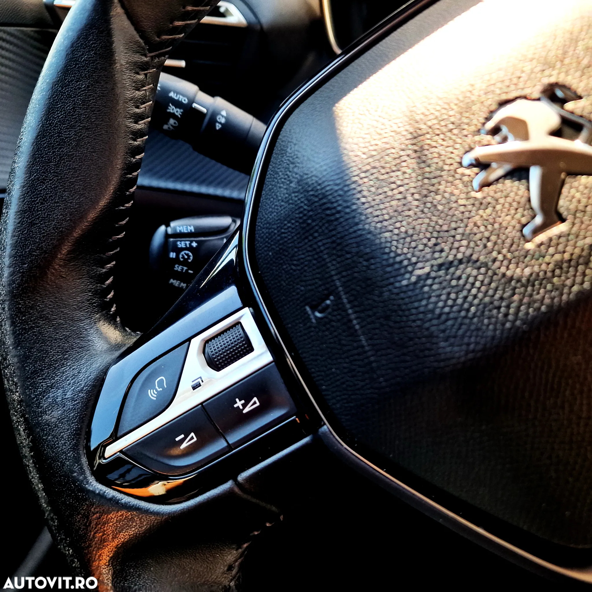 Peugeot 208 1.2 L PureTech STT Active - 27
