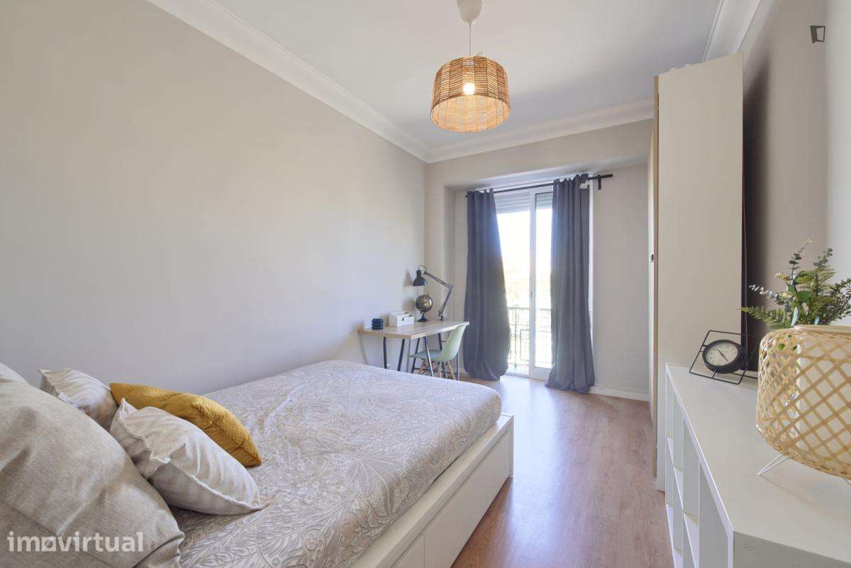 Quarto - localizado em Roma-Areeiro Lisbon - Grande imagem: 2/27