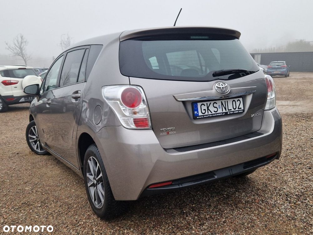 Toyota Verso 1.6 D-4D Premium - 25