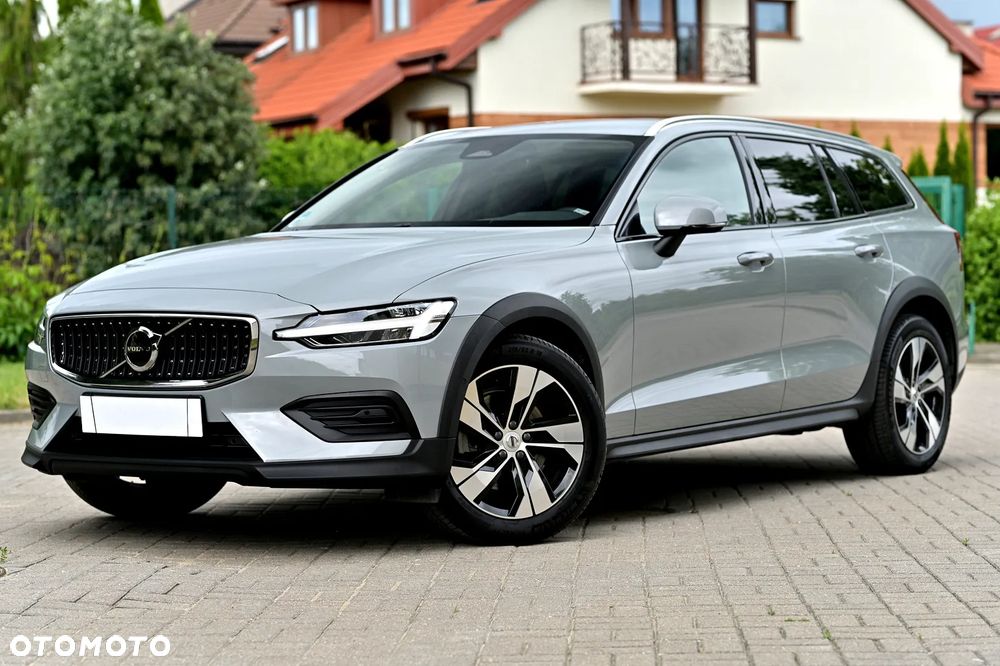 Volvo V60 Cross Country B4 D AWD Plus - 9