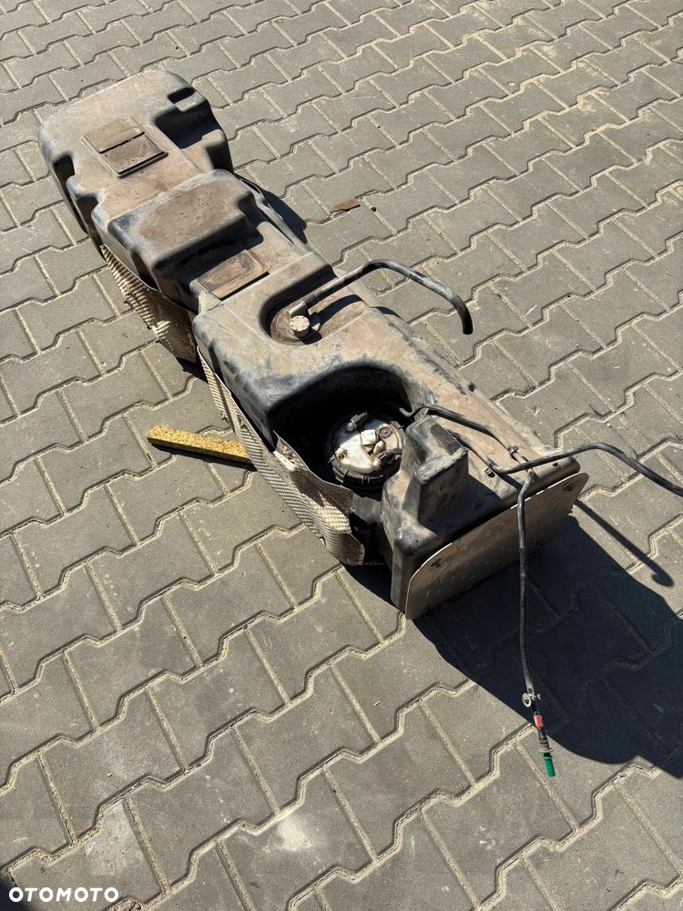 Renault Master III 14- zbiornik paliwa pompa wstępna