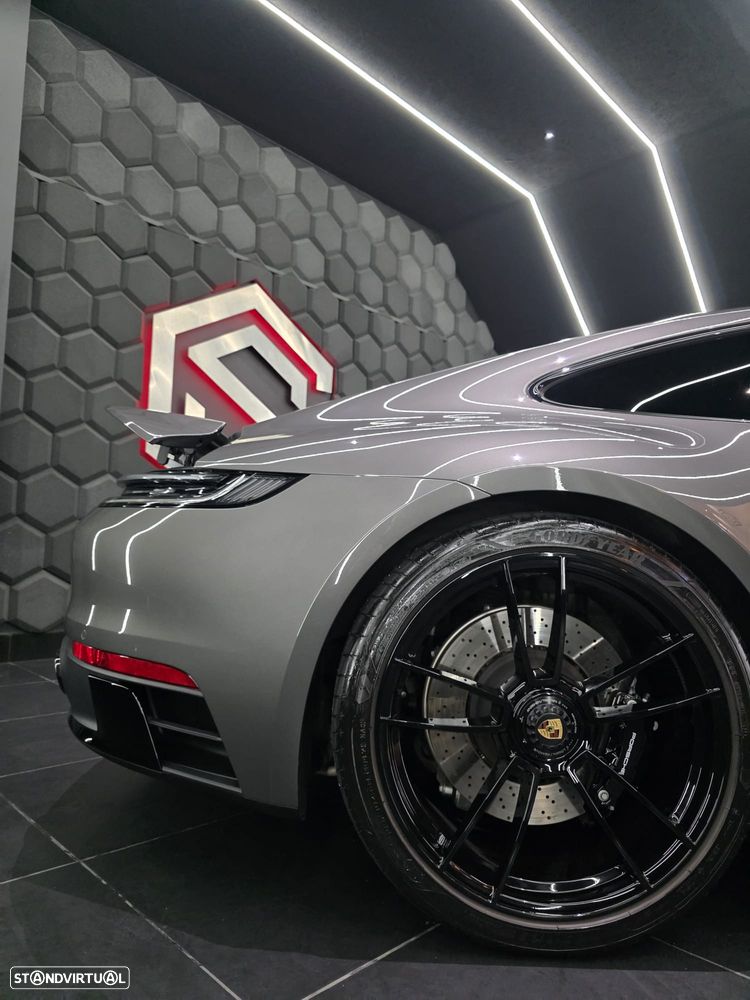 Porsche 911 (992) Carrera 4 GTS PDK - 9
