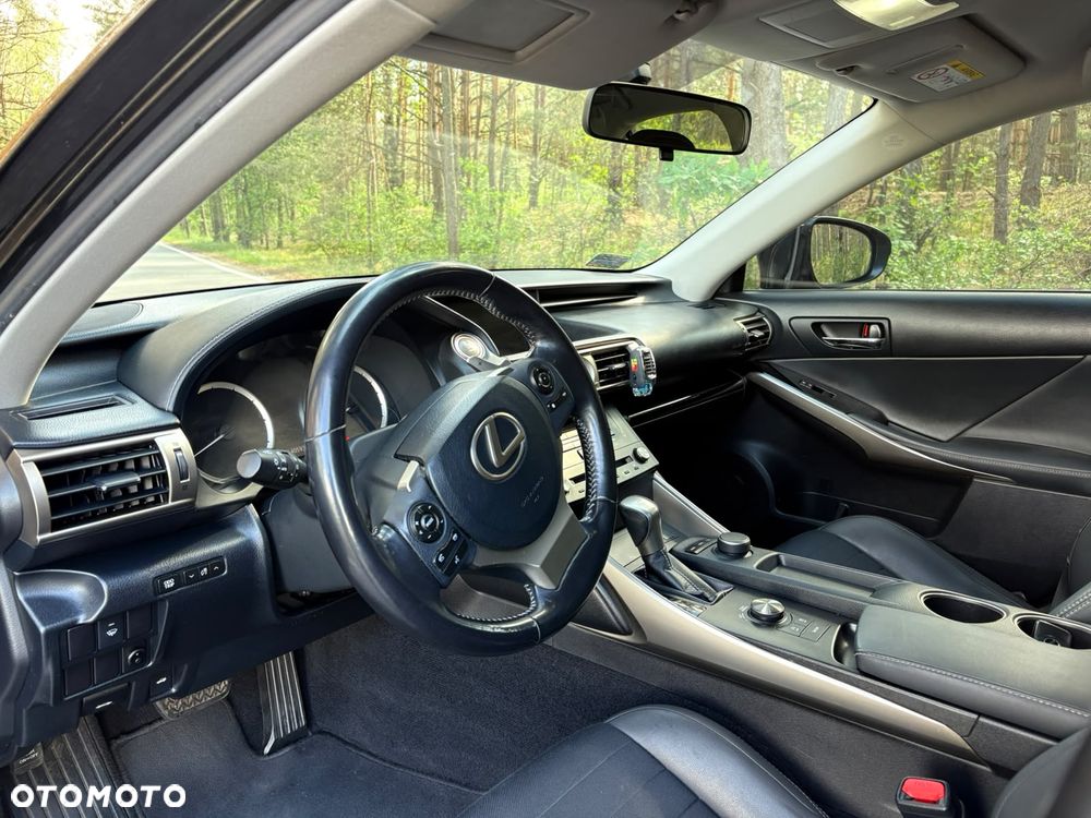 Lexus IS 200t Elite - 7