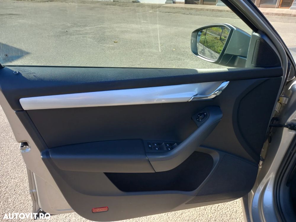 Skoda Octavia Combi 1.6 TDI DPF FAMILY - 10