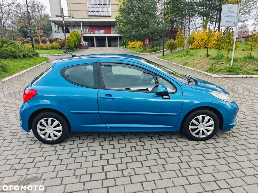 Peugeot 207 - 13