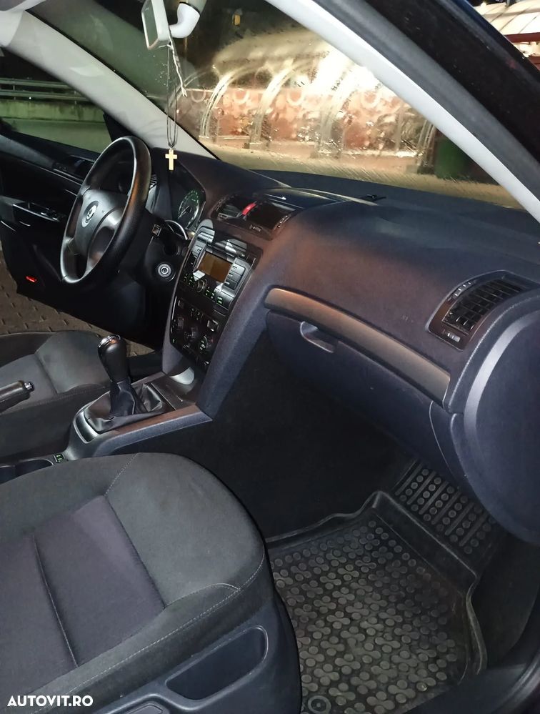 Skoda Octavia 1.6 MPI Elegance - 6