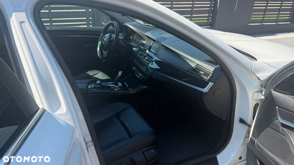 BMW Seria 5 520i - 15