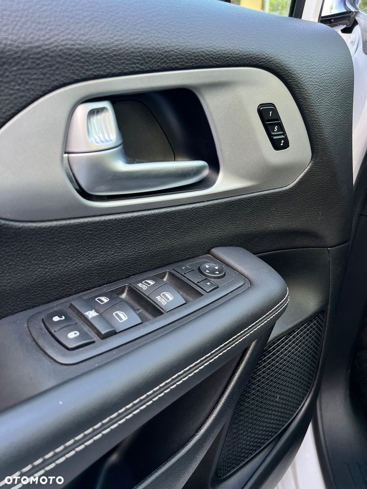 Chrysler Pacifica - 22
