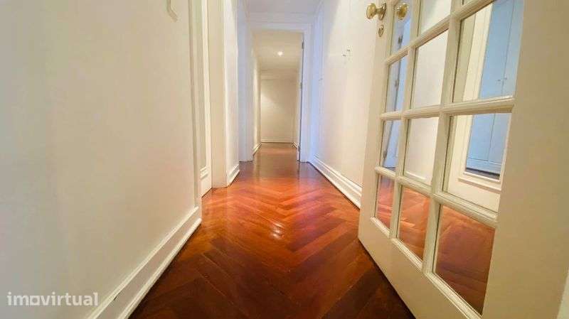 Apartamento de Excelência | T4+1 na Estrela | 4.000€ - Grande imagem: 4/12