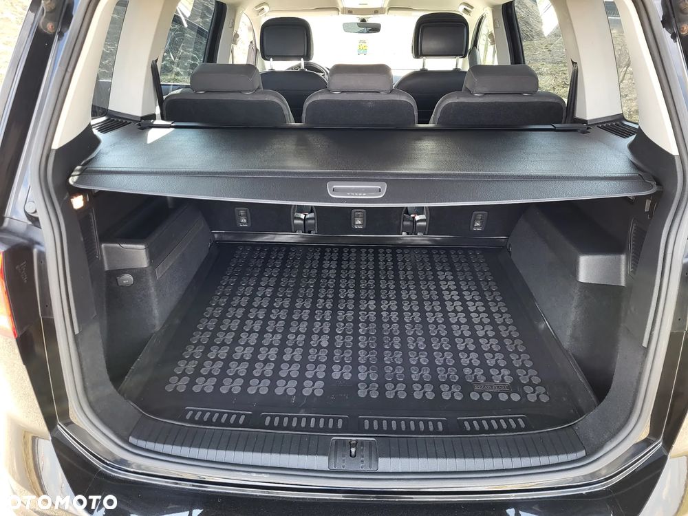 Volkswagen Touran 2.0 TDI SCR DSG Comfortline - 9