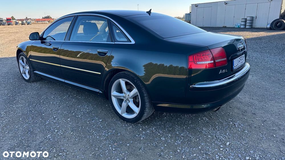 Audi A8 - 4