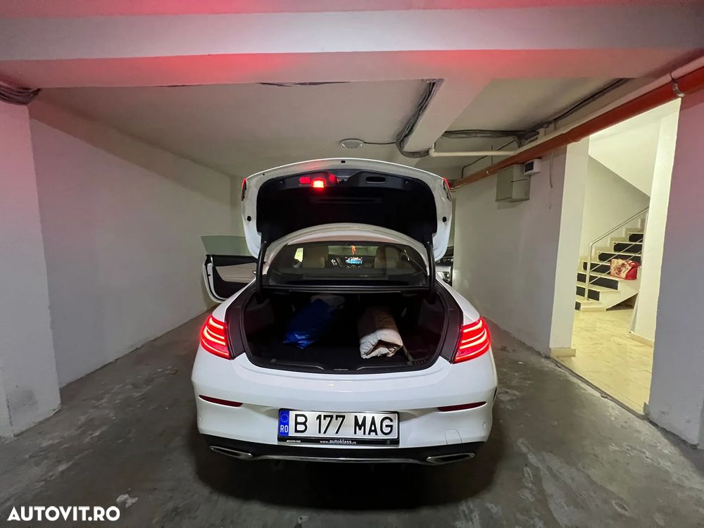 Mercedes-Benz C 400 4MATIC Coupe - 12