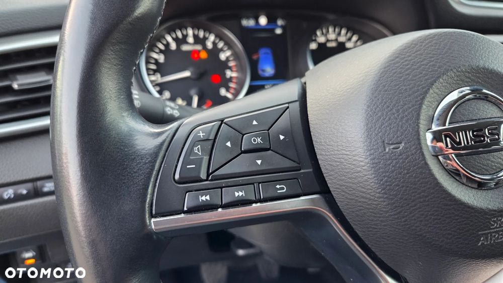 Nissan Qashqai 1.3 DIG-T N-CONNECTA - 24