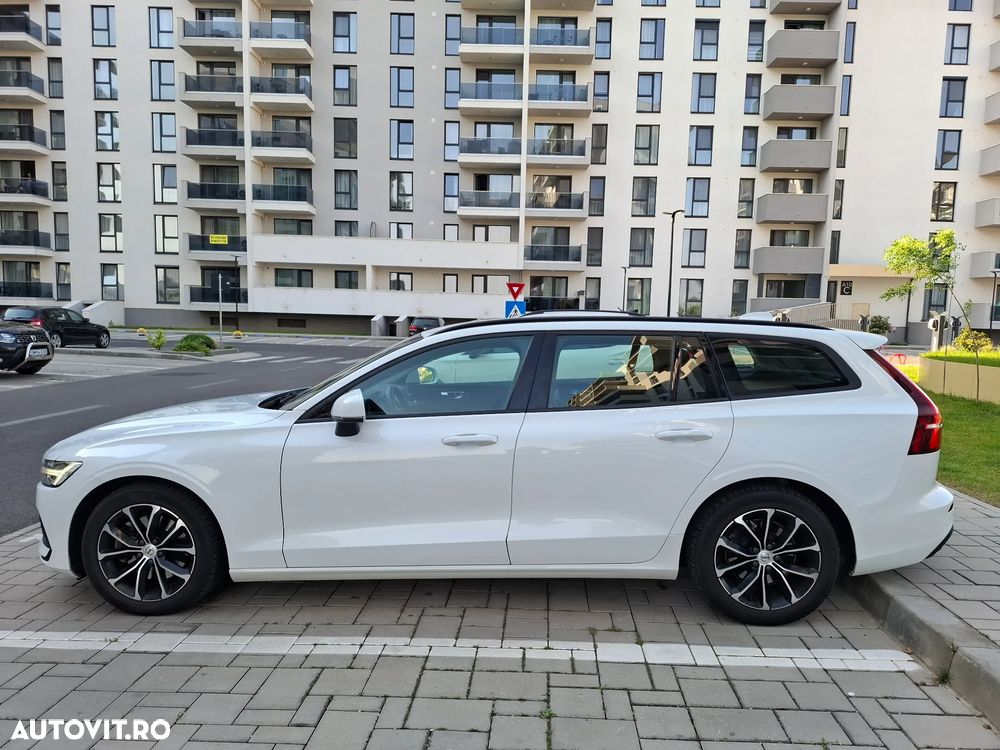 Volvo V60 B4 MHEV AT8 FWD Momentum Pro - 11