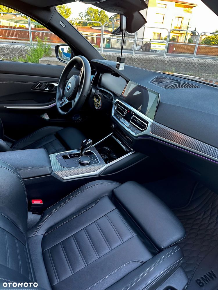 BMW Seria 3 320d M Sport - 13