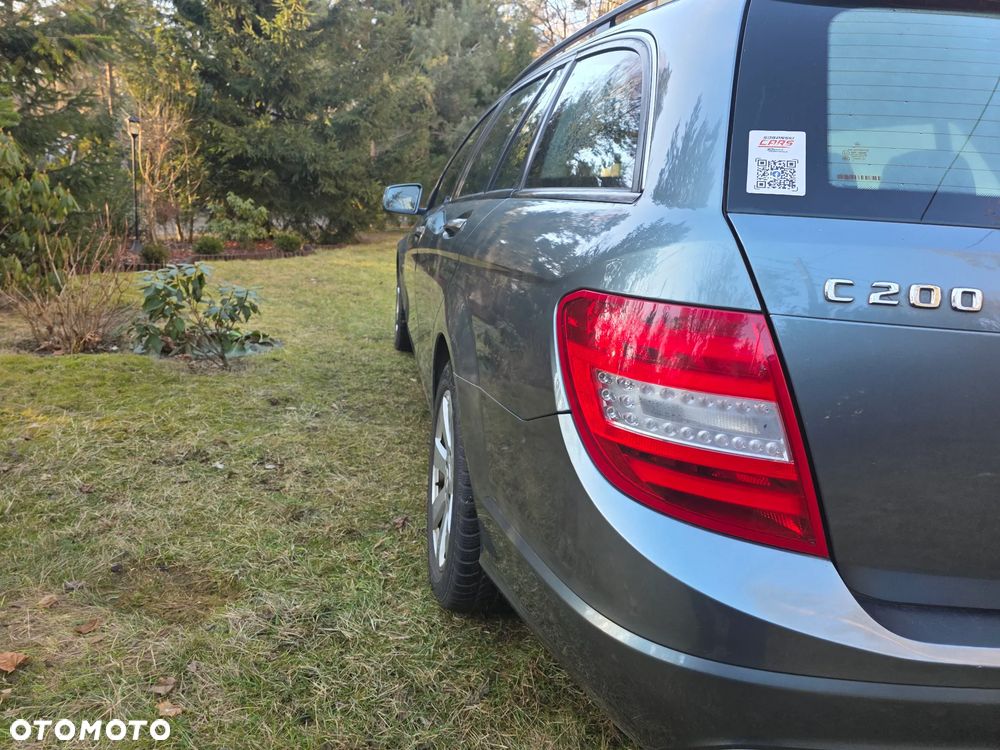 Mercedes-Benz Klasa C 200 CDI BlueEff Avantgarde - 4