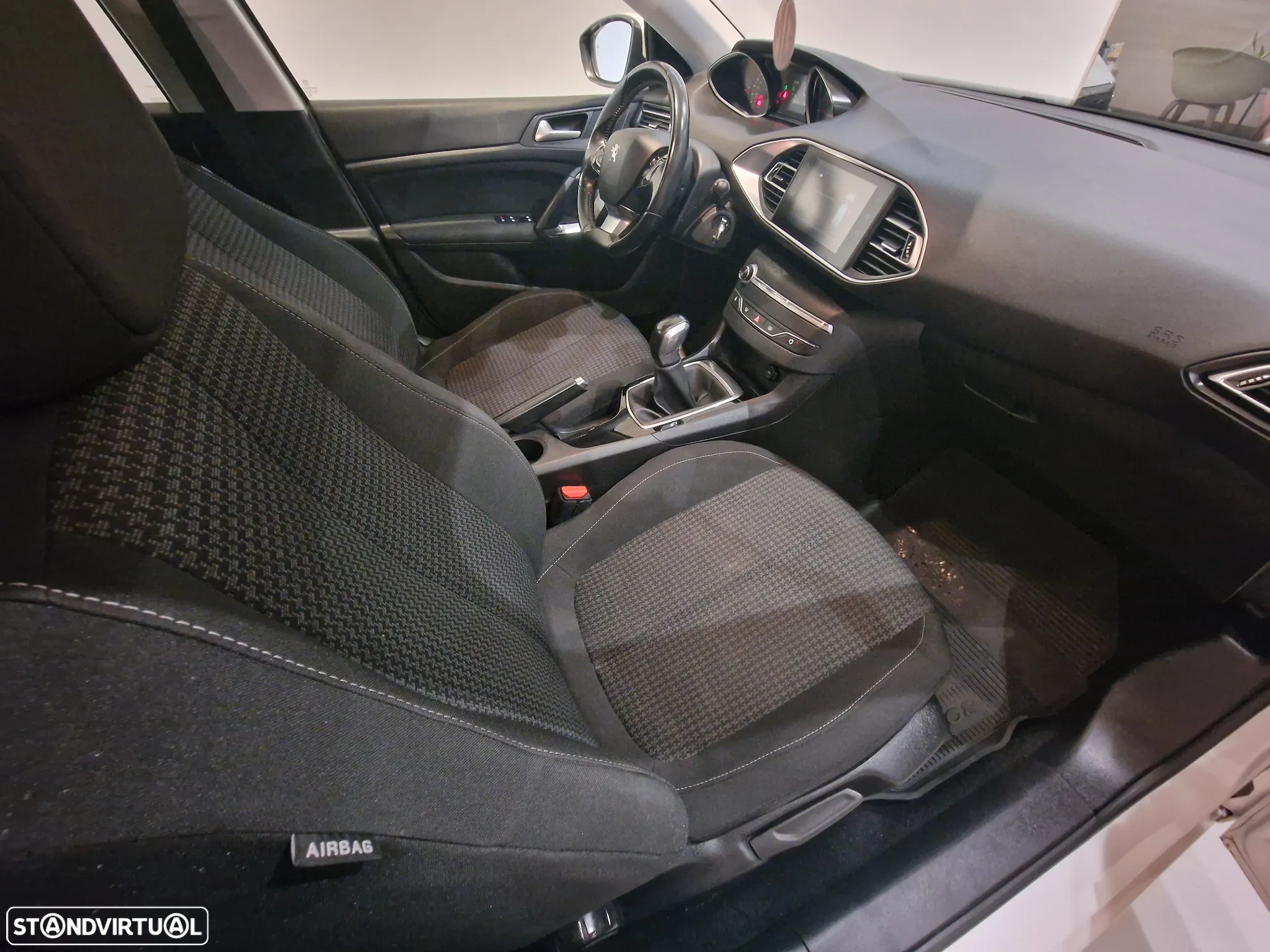 Peugeot 308 SW BlueHDi 100 Stop & Start Business-Line - 36