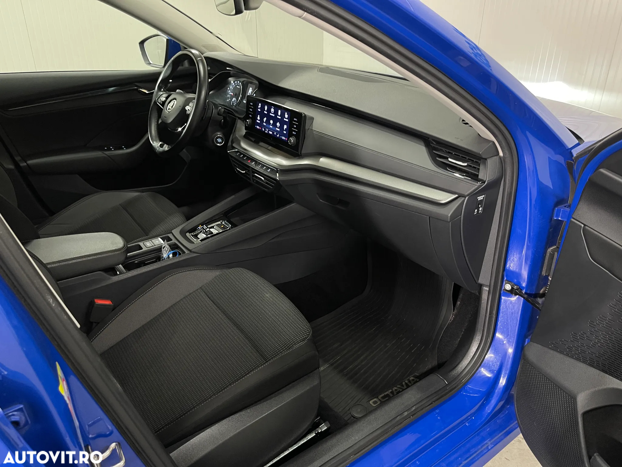Skoda Octavia 2.0 TDI DSG Ambition - 9