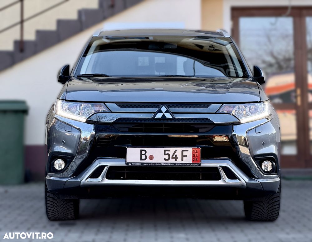 Mitsubishi Outlander - 12