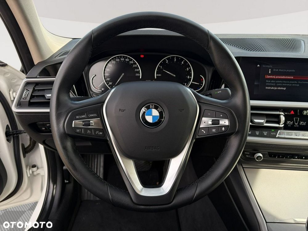 BMW Seria 3 318i - 15