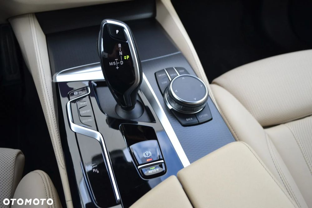 BMW Seria 5 540d xDrive - 25