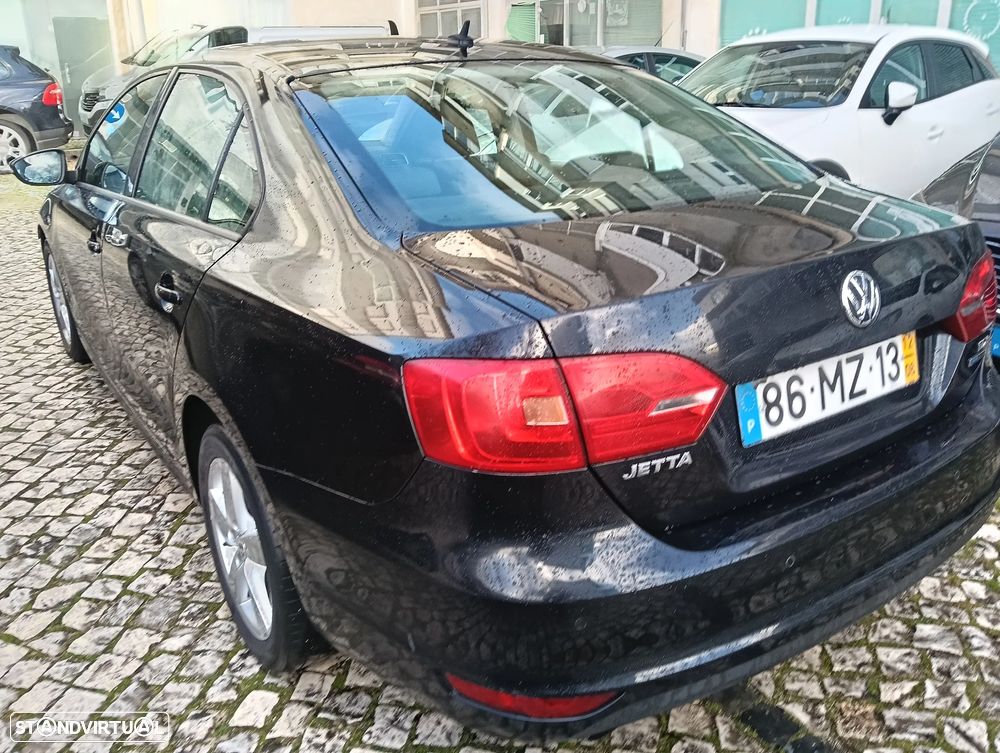 VW Jetta 1.6 TDi Blue Motion Comfortline - 16