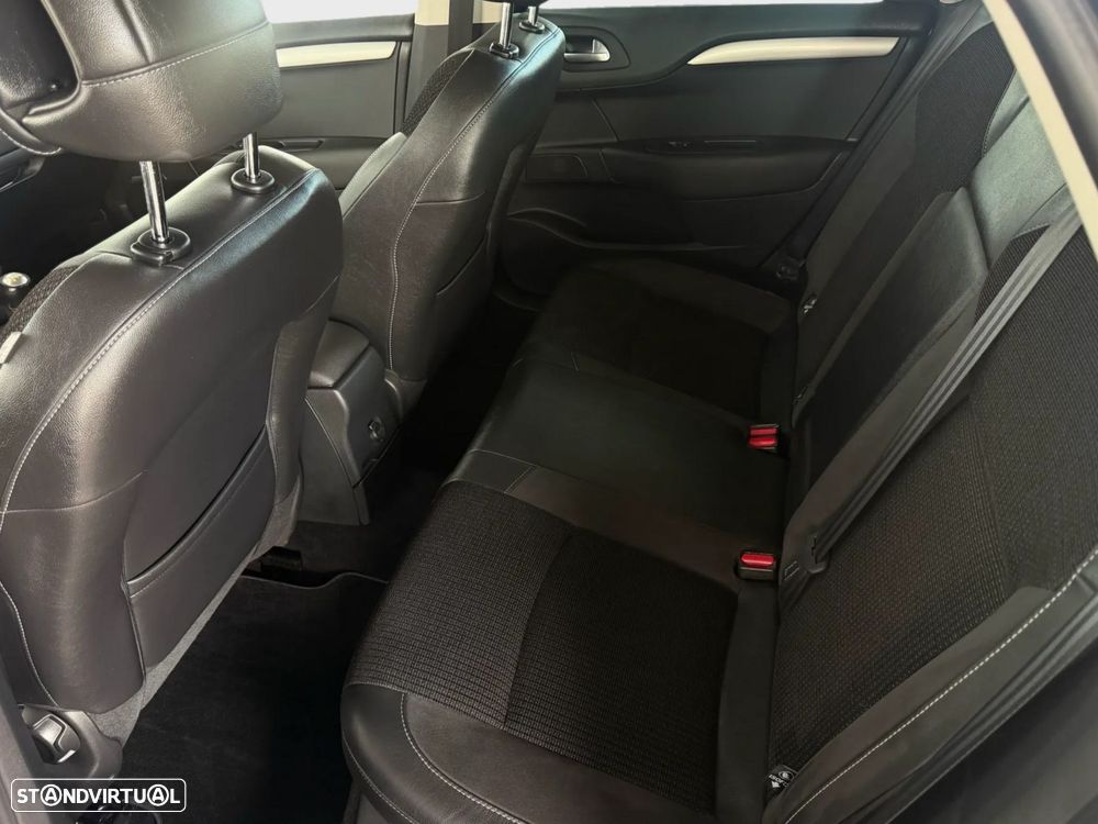 Citroën C4 1.6 e-HDi Exclusive J17 - 11