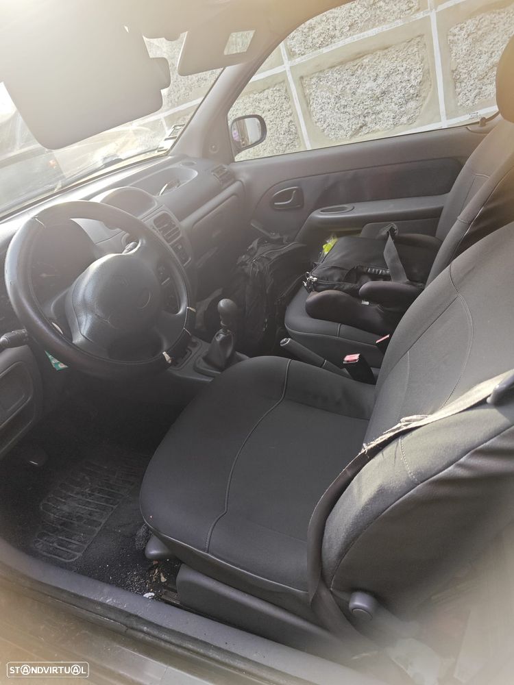 Renault Clio 1.9 D RN - 4