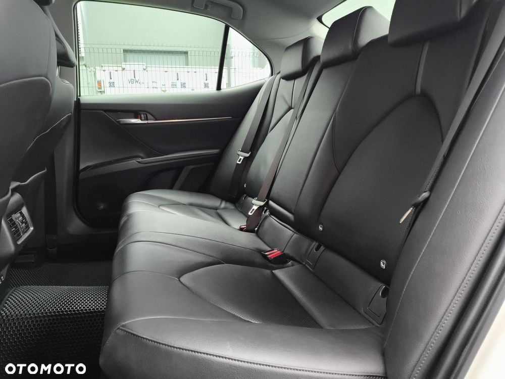 Toyota Camry 2.5 Hybrid Executive CVT - 14