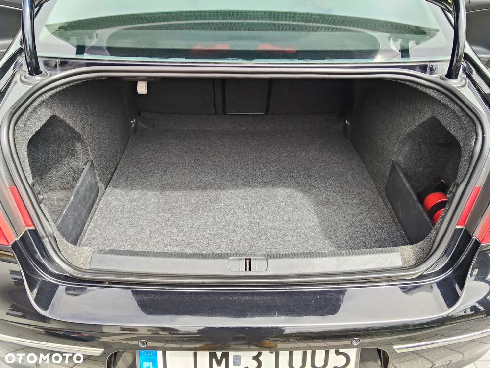 Volkswagen Passat - 22